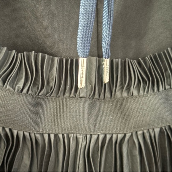 NIKE x SACAI sz XXS Black Pleated Skirt Overlay w/ Elastic Waist Shorts  2015 - Picture 4 of 10
